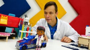 Игры с Трансформерами - Оптимус Прайм на операции! Десептиконы напали на Клинику Игрушек!