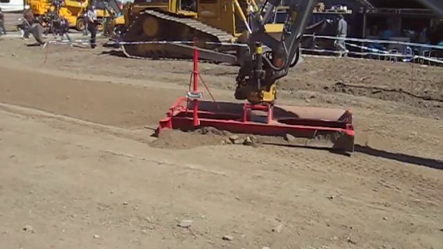 Schaktbalk på lännen grävlastare смотреть онлайн