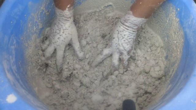 Asmr - soft dusty white cement with yellow concrete crumbling in water 💦💦 смотреть онлайн