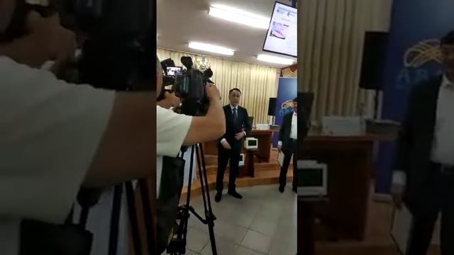 Медицинское оборудование для выхаживания новорожденных доставил благотворительный фонд «Аяла» смотреть онлайн