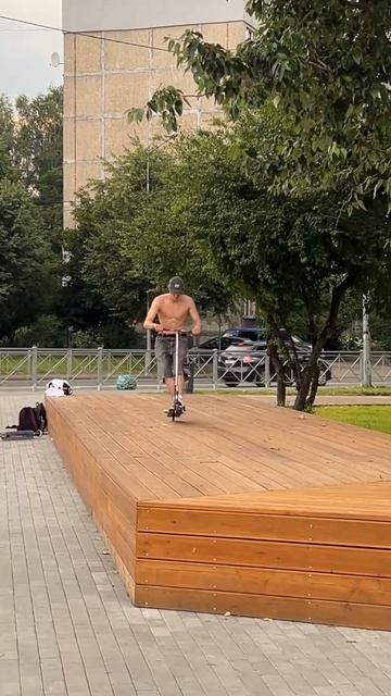 Почему нельзя кидать самокат!? Звук любимого железа!!! #scooter #rec #scootering #scootertricks смотреть онлайн