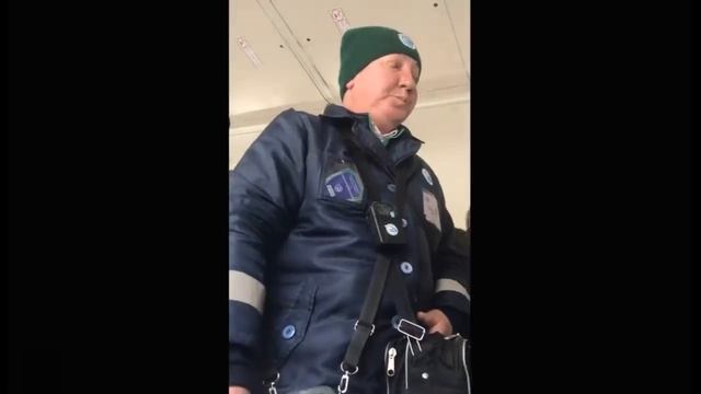 Приставалы в электричке хотят приложить соц.карту смотреть онлайн