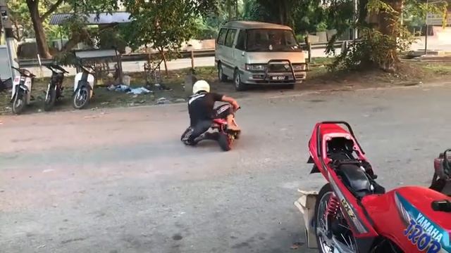 poket bike cecah lutut dan kepala смотреть онлайн