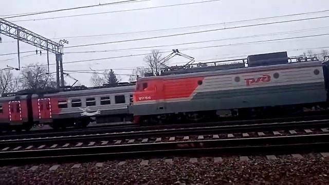 ЭЛЕКТРОВОЗ ВЛ 11 376 ПРИПИСАННЫЙ К СТАНЦИИ ОРЁЛ ГОТОВИТСЯ ЗАБИРАТЬ ВАГОНЫ.