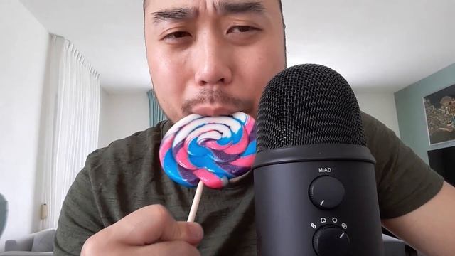 ASMR Huge Pink Lemonade Lollipop 🍭 Mouth Sounds & Licking 🍭 смотреть онлайн