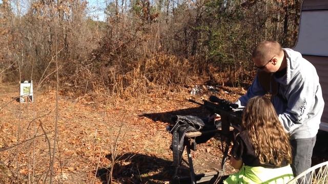 8 Year Old Shoots A SCAR 17S Heavy 308 Winchester