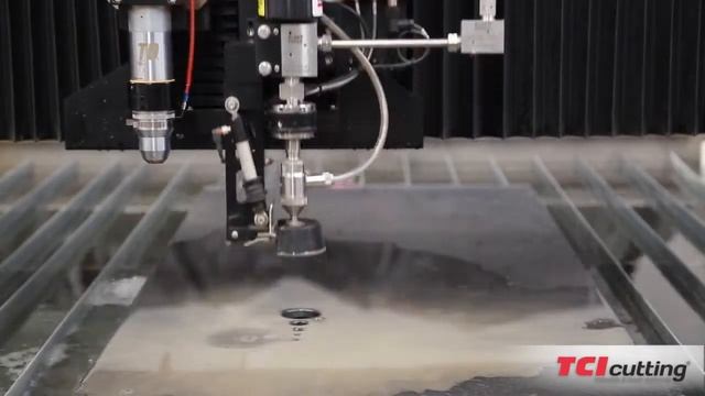 waterstraalsnijden en HD plasmasnijden combimachine TCI Cutting BP C смотреть онлайн