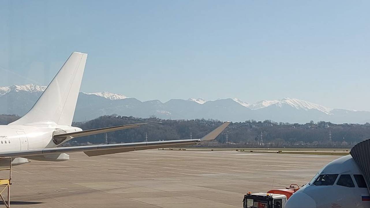 Екатеринбург-Сочи. Маршрут через Казахстан, над Каспийским морем, через Грозный.Вид на Эльбрус. смотреть онлайн