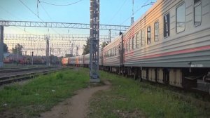 Громкое отправление ЭП2К-236 с поездом. Встреча двух пассажирских поездов.