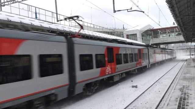 Эс2Г 059 на станции Локомотив смотреть онлайн
