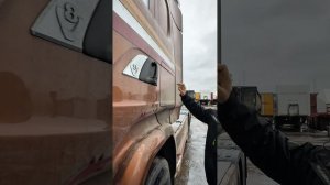 Scania 5 . Как поставить пневматический привод на подножку. Купить комплект 8 931 588 91 05.