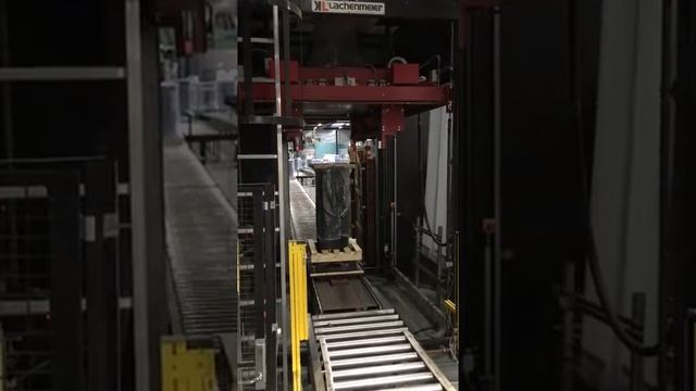 HWAM – Ein HWAM Ofen rollt in die Welt! Упаковка печи смотреть онлайн