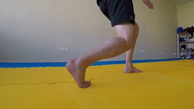 Spin Uraken Uchi (Backfist). Tutorial for beginners смотреть онлайн