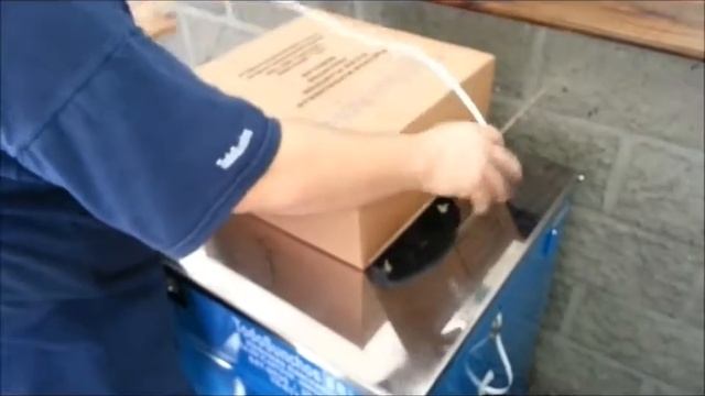 Обвязка пластиковой лентой с помощью Transpak TP-201 (исп.) смотреть онлайн