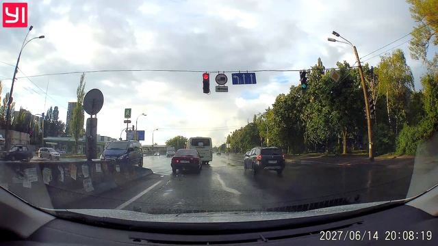 Повернул с второй полосы АI4795EP смотреть онлайн