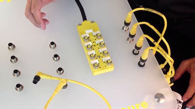 Molex - Brad® Ultra-Lock® Connectors Improve on the Current M12 Design in 3 Ways смотреть онлайн