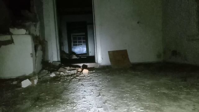 ЭТО ПОЛТЕРГЕЙСТ! ПОЛТЕРГЕЙСТ В ЗАБРОШЕННОМ ДОМЕ!