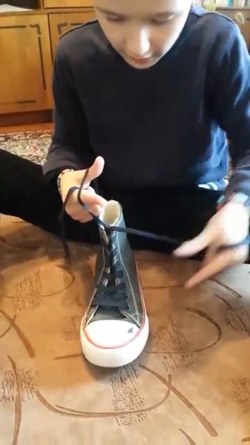 Mister Vanya учит#1(Завязывание шнурков)! смотреть онлайн