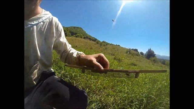 Подсадка матки через длинную клеточку. Пасека Пеноулик смотреть онлайн