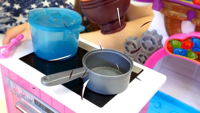 БАРБИ ПОТЕРЯЛА КРАСОТУ | Видео для девочек про куклы Барби | ТОЙКЛАБ смотреть онлайн