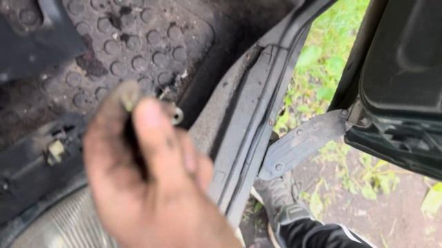 Как снять наружную ручку выдвижной двери Mitsubishi RVR смотреть онлайн