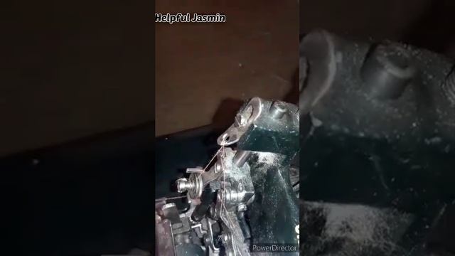 interlock machine me dhaga dalna#helpfuljasmineओवरलॉक मशीन में धागा कैसे डालें machhine mai dhaga k смотреть онлайн