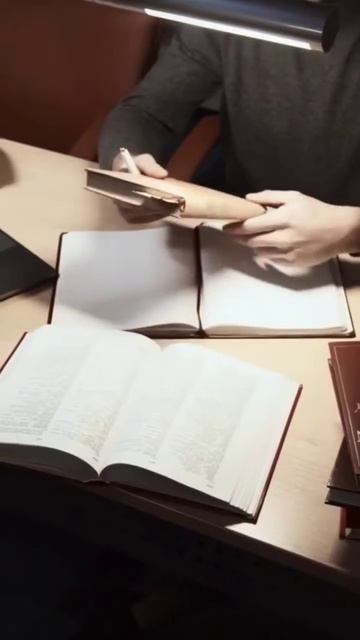 Xiaomi Mijia Wireless Desk Lamp Review - Best Desk Lamp For Minimalists!