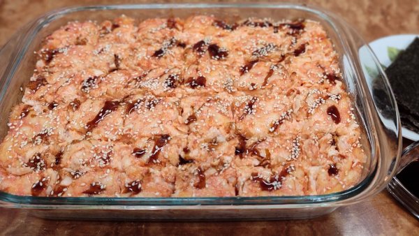 Новая рубрика : Рецепт в топе . Ленивые запеченные роллы ( Sushi Bake )