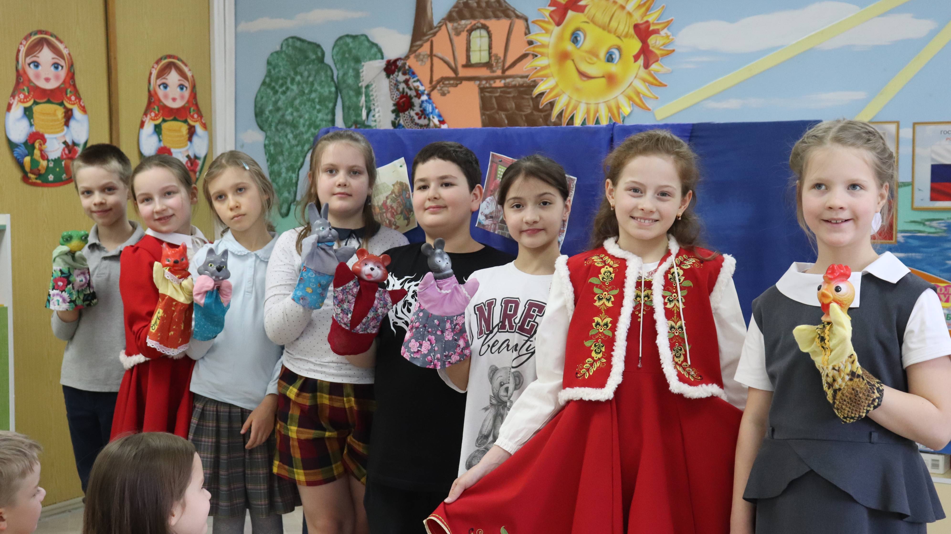 Масленица в Школе МОРОЗКО. Русская народная сказка "Теремок" на английском языке. Спектакль 3А и 3Б смотреть онлайн