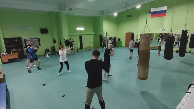 Тренировка 11.03.2025 (отработка джеба, условные бои, многоударная комбинация на снаряде) смотреть онлайн
