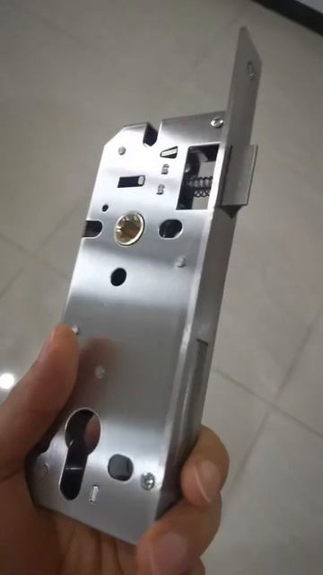 Body Kunci Pintu Titanium IGM IK-812L смотреть онлайн