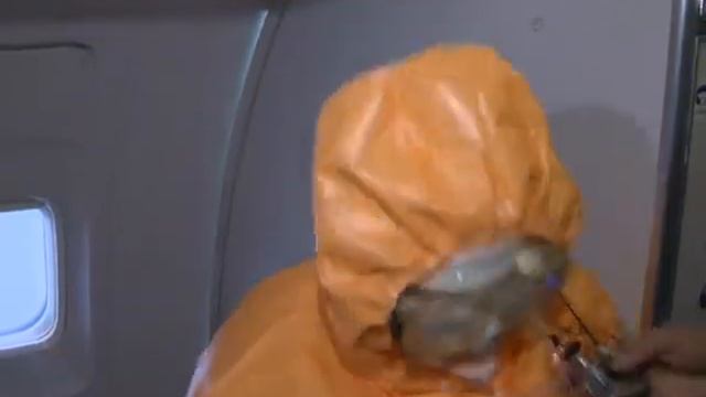 30 10 2014 Алматы әуежайында эбола вирусын жұқтырған науқас анықталды смотреть онлайн