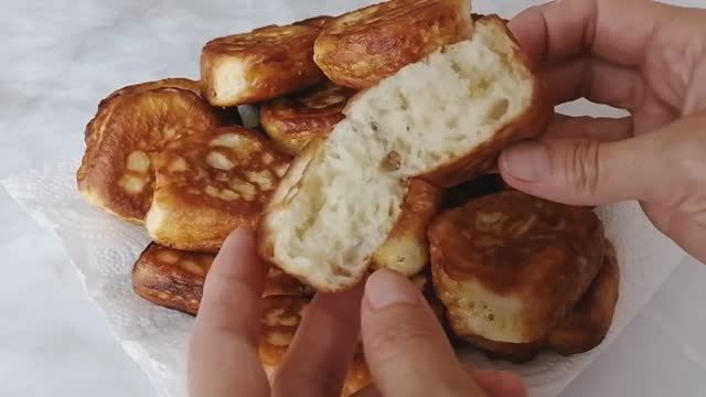 Поняла, что нужно готовить только так оладьи. Оладьи на кефире смотреть онлайн