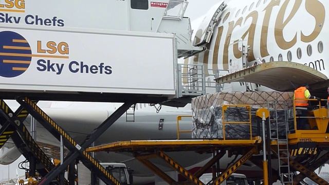 CARGO Logistik 1. EMIRATES A380 täglich am Flughafen München-Bodenabfertigung / Munich / EMIRATES смотреть онлайн