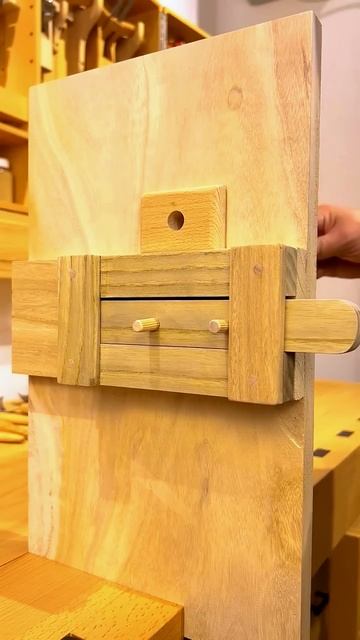 The old key to the lock- Good tools and machinery make work easy смотреть онлайн