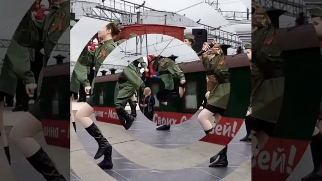 Поклонимся великим тем годам!"Счастьенцы",на встрече поезда Победы в Новороссийске!Ура,ура,ура!!! смотреть онлайн