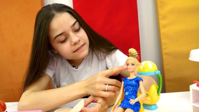 ЖИЗНЬ БАРБИ: Японский наряд для Барби! Видео про игры переодевалки для девочек смотреть онлайн