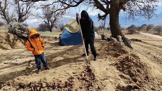 Nomadic Life, Nomadic Family's Efforts To Build Shelter For Grandmother❄️🐕🥖💒🌹🏡🏡⛈️⚡⚡⚡🌧️
