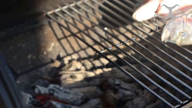 HOW TO COOK FISH ON THE BARGAIN? (Barbecued Sea Bream Recipe) Fish that does not stick to the grill смотреть онлайн