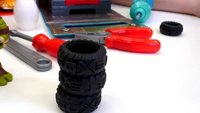 Черепашки ниндзя уменьшились! Игры битвы РОКСТЕДИ vs ЧЕРЕПАШКИ смотреть онлайн