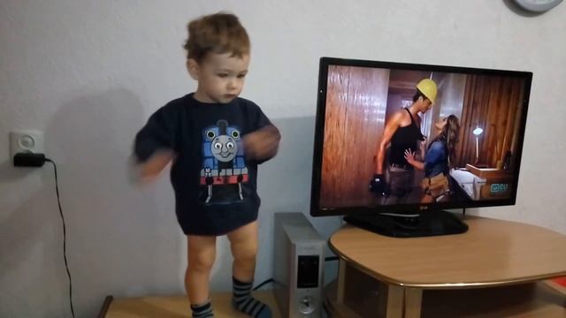 Танец в трусах. Dance In Shorts.