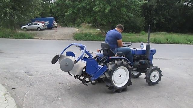 Японский мини трактор ISEKI TX1500F смотреть онлайн