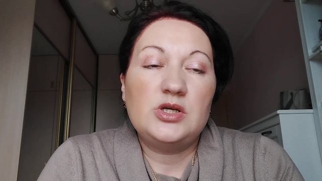 Делаю макияж, раздумья, выбираю аромат