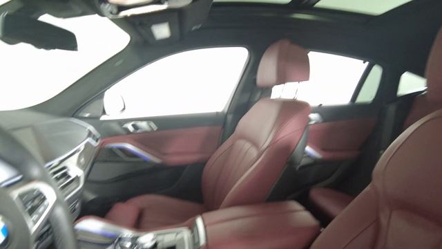 2022 BMW X6 M50I смотреть онлайн