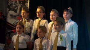 «Песня о Ладоге», слова П. Богданов, музыка Л. Шенберг и П. Краубнер. Поют петербургские школьники