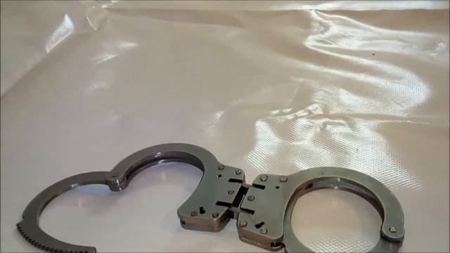 Подробный обзор наручников сделанных в Украине смотреть онлайн
