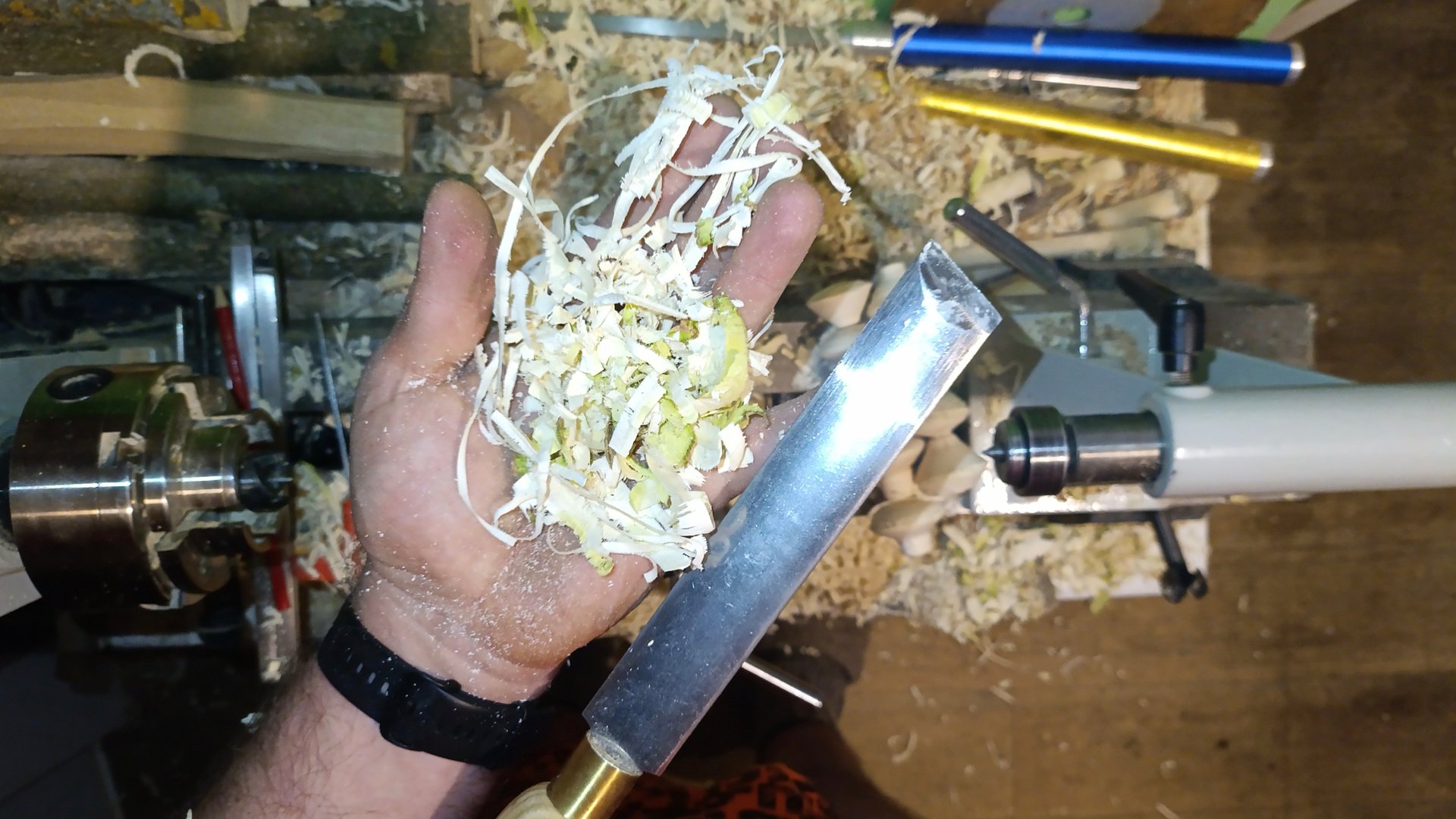 хватит наигрался, буду точить токарку только мейселем пока ни научусь чтоб не лягался и не пинался смотреть онлайн