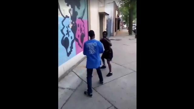 Metro Police knocks out Angry Citizen смотреть онлайн