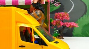 БАССЕЙН для кафе БАРБИ!  Игры в куклы Barbie для девочек