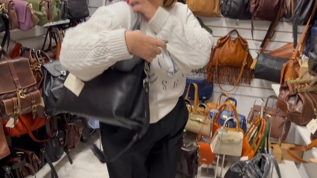 Кожаные сумки. Италия. смотреть онлайн